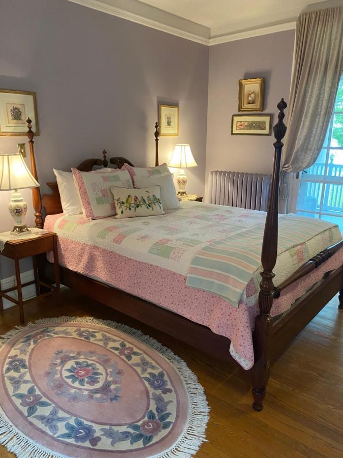 Montrose Inn 벨리빌 외부 사진